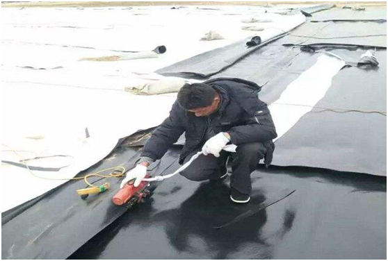 娇嫩jk丝袜美女被肏 土工膜量作为作业面工程如何验收