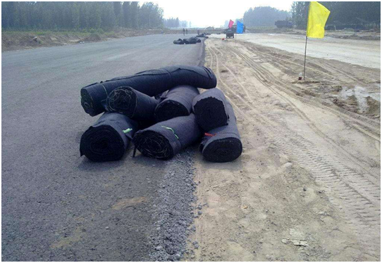 娇嫩jk丝袜美女被肏 土工布特性适合用于道路路面结构