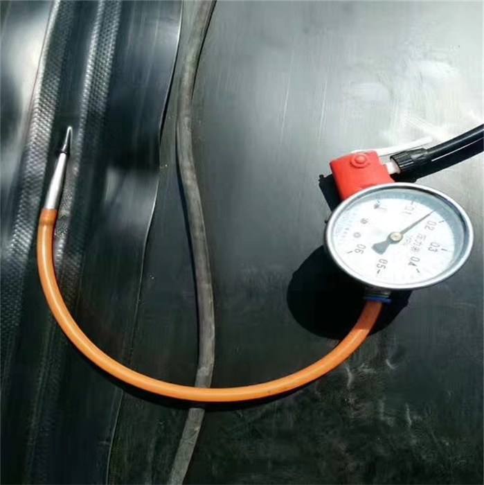 经典三级福利在线观看 清洁、干燥保证土工膜复杂施工环境下质量的标准