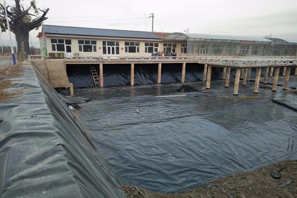 娇嫩jk丝袜美女被肏 土工膜厂家大力推荐新建渠道采用防渗膜新材料