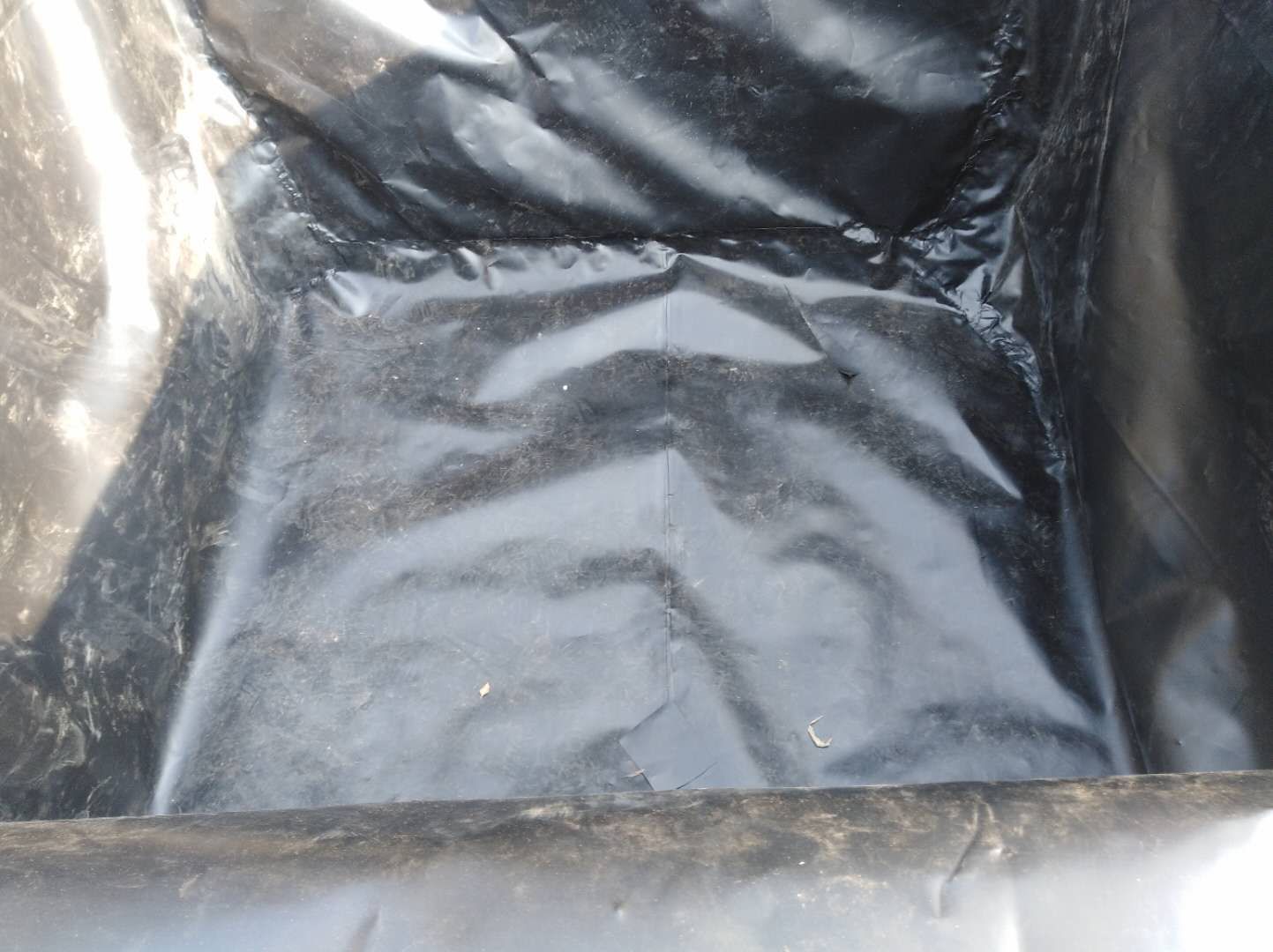 娇嫩jk丝袜美女被肏 HDPE土工防渗膜在开展大规模焊接时的工艺流程