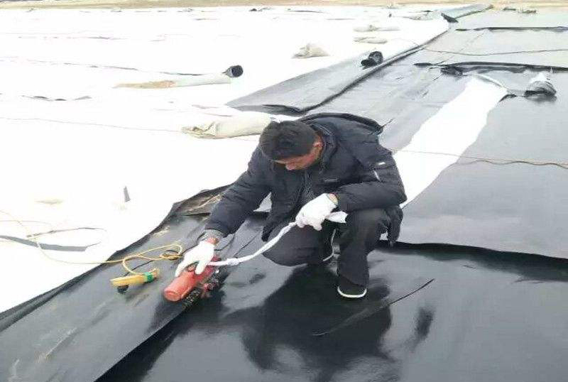 娇嫩jk丝袜美女被肏 复合土工膜施工质量检查及验收