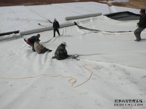 经典三级福利在线观看 长丝纺粘土工布的生产工艺及特点