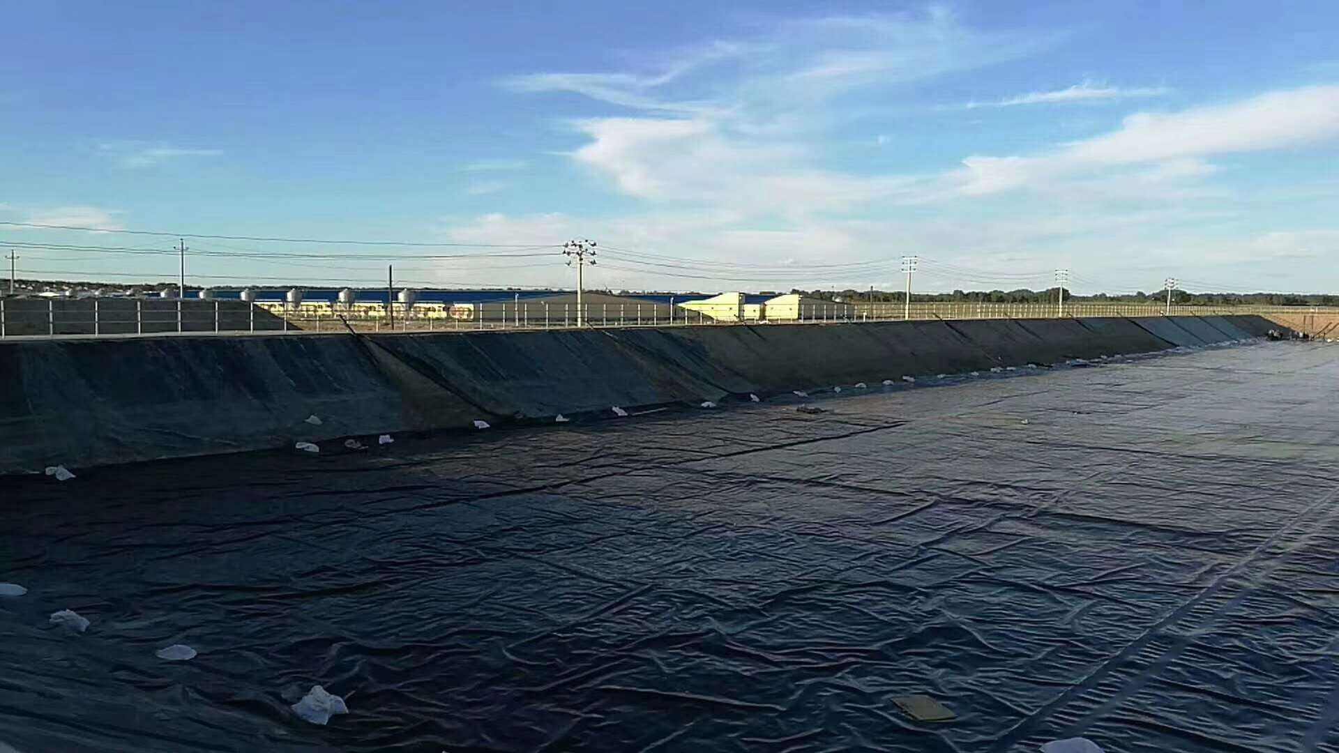 娇嫩jk丝袜美女被肏 土工材料防渗所存在的问题