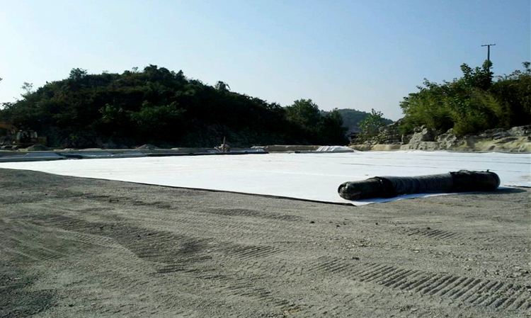 极品白丝美女被肏视频 人工湖底及湖岸采取土工膜防渗的优缺点