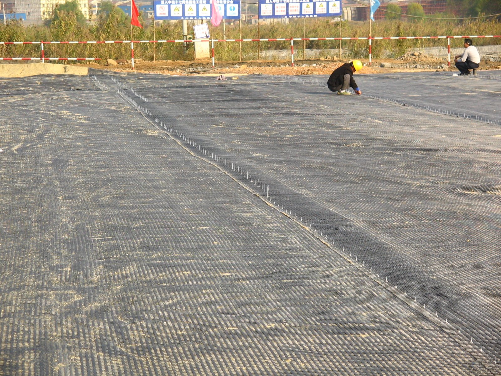 经典三级福利在线观看 公路土工格栅施工
