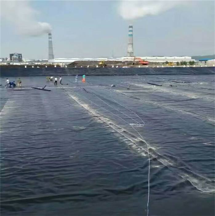 极品白丝美女被肏视频 HDPE防渗膜在油库铺设施工质量控制要点