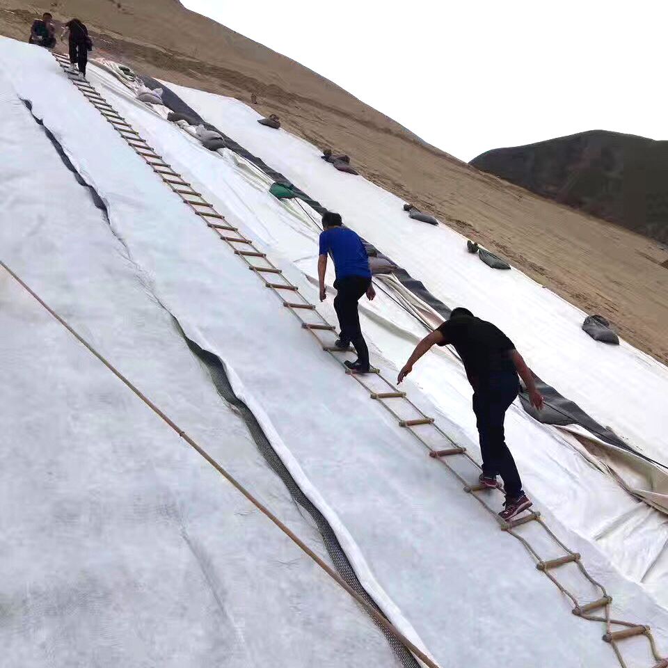 娇嫩jk丝袜美女被肏 复合土工膜的施工及质量控制