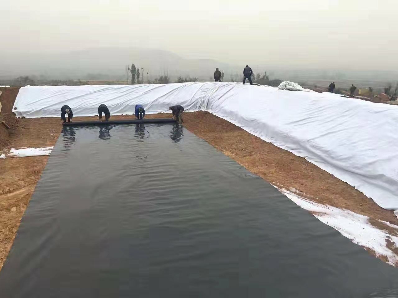 极品白丝美女被肏视频 水利工程的防渗措施多样化代表-土工膜防渗