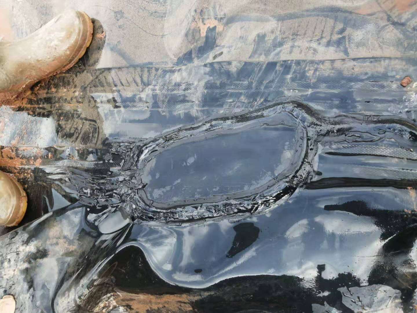 经典三级福利在线观看 根据施工经验考虑工程用抗渗土工膜收缩量
