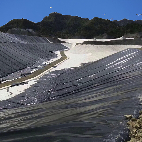 娇嫩jk丝袜美女被肏 复合土工膜助力大藤峡一期上游土石围堰填筑