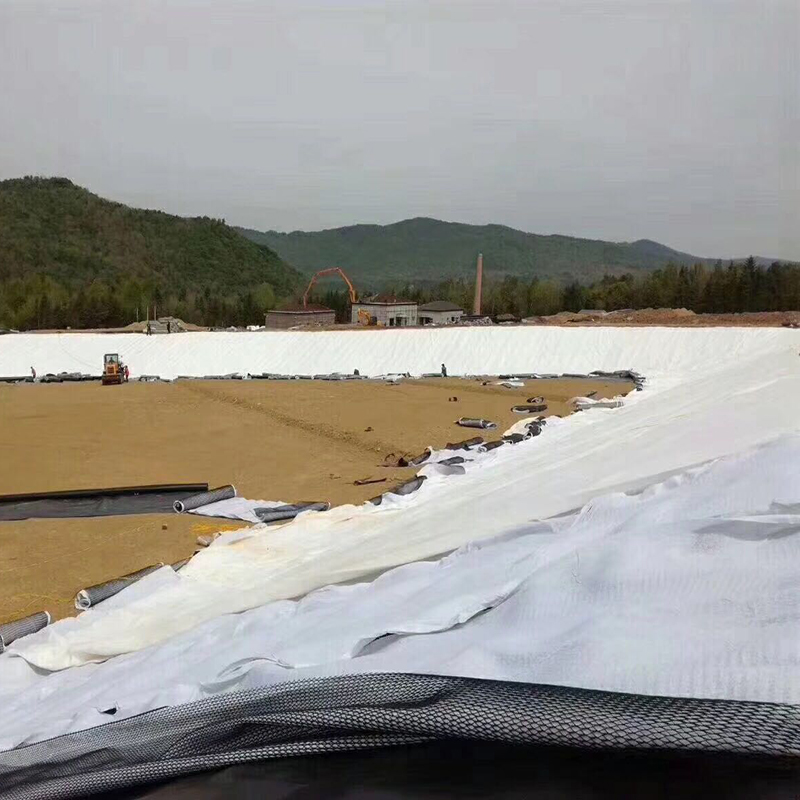 娇嫩jk丝袜美女被肏 工程铺设防渗膜过程中流程如下几个方面