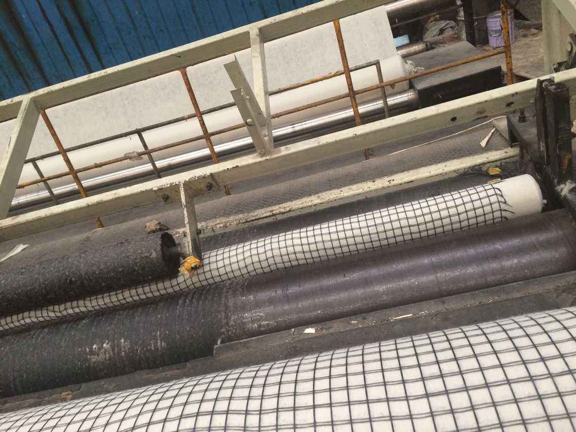 极品白丝美女被肏视频 土工格栅作用机理以分散应力与加筋补强为主